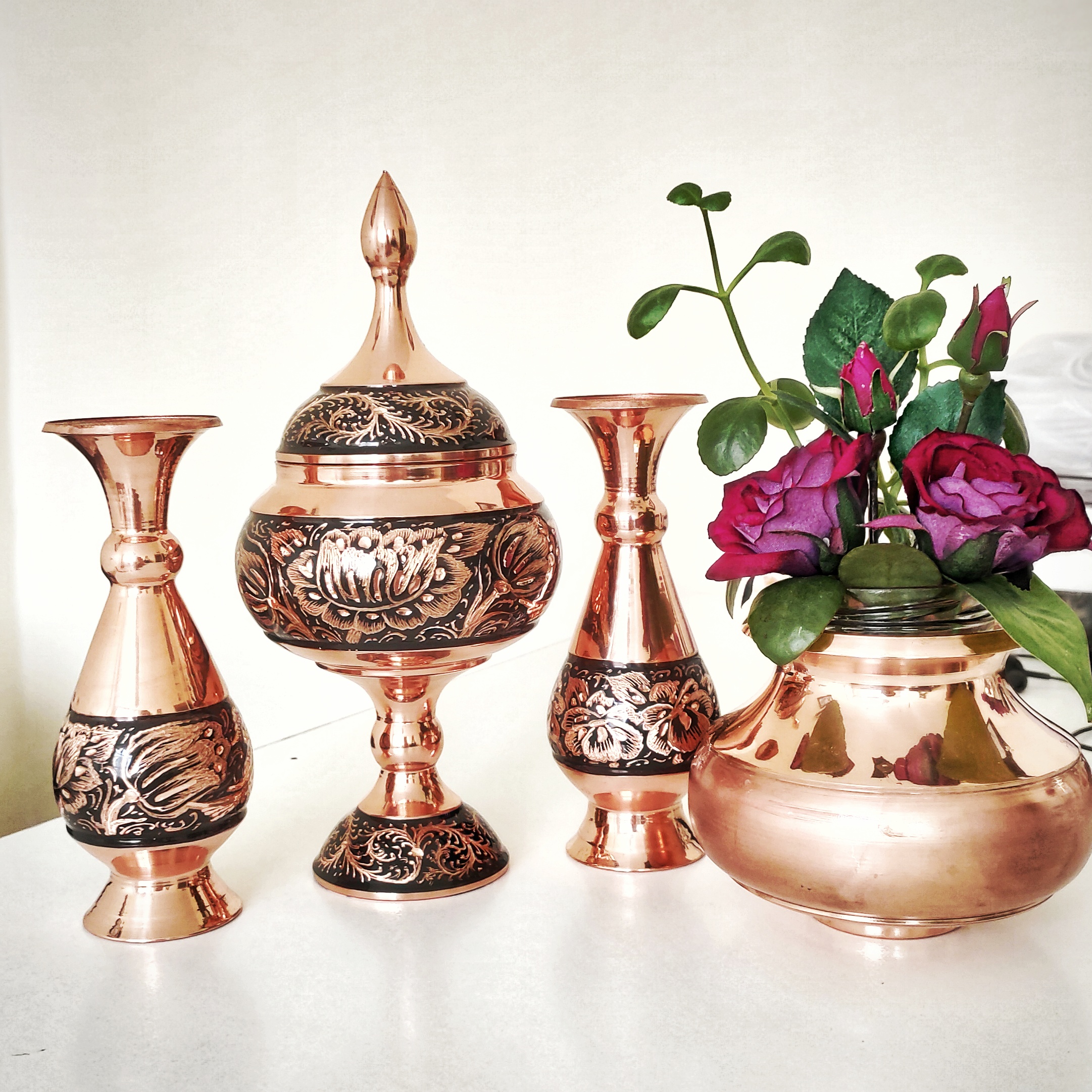 ست 3 تکه گلدان و شکلات خوری مسی مدل الماس تراش کد 24 - تصویر 2